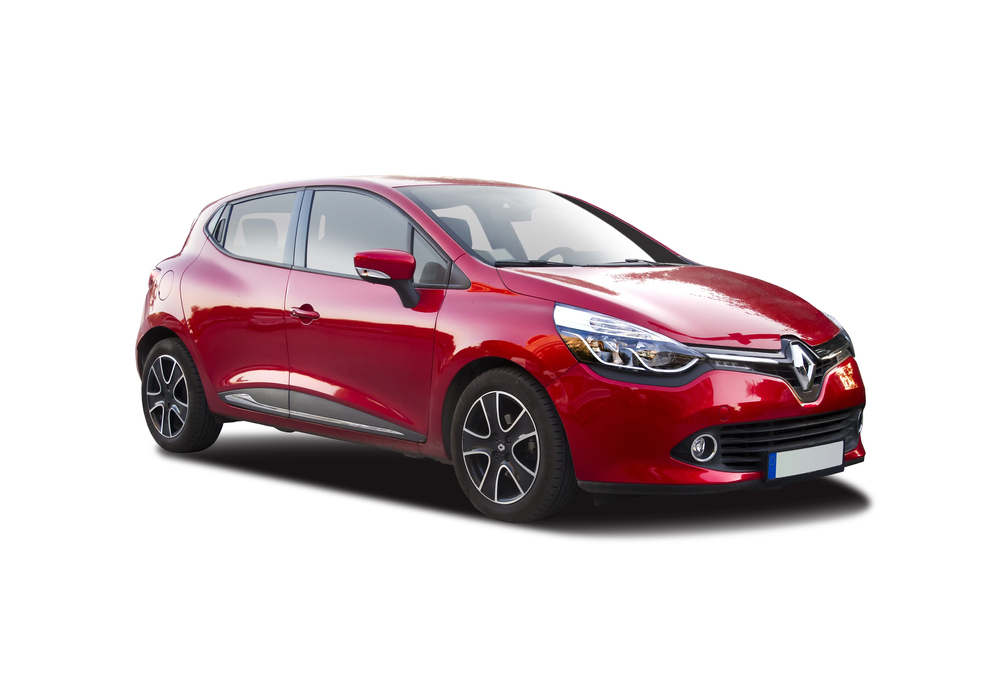 Rode renault Clio op witte achtergrond